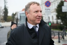 Tyle zarabia Jacek Kurski w Brukseli. Ile wynosi pensja byłego prezesa TVP?