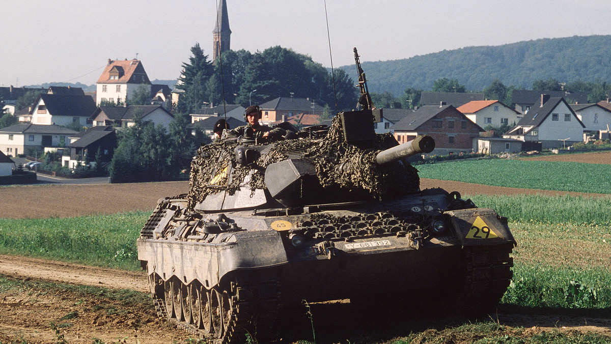 50 czołgów zostało wycofanych z eksploatacji już kilka lat temu i było przechowywanych w magazynie w mieście Tournay. Belgia nie planowała przekazać ich Ukrainie, ponieważ ich uruchomienie okazało się zbyt kosztowne. 