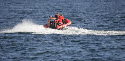 Tragedia na jeziorze Dąbie. Zmarła 9-latka, która utknęła w kabinie przewróconej motorówki