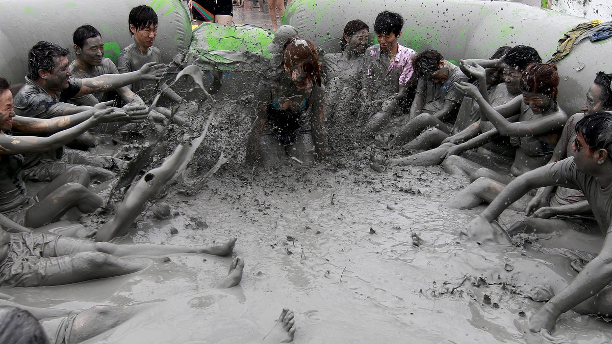 SOUTH KOREA BORYEONG MUD FESTIVAL