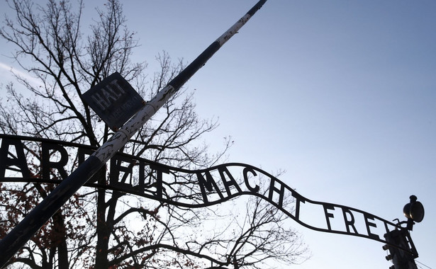 Niemiecka prasa: Ryzykowna wizyta Merkel w Auschwitz