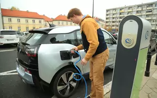 Samochód elektryczny - ile kosztuje jazda autem na prąd?