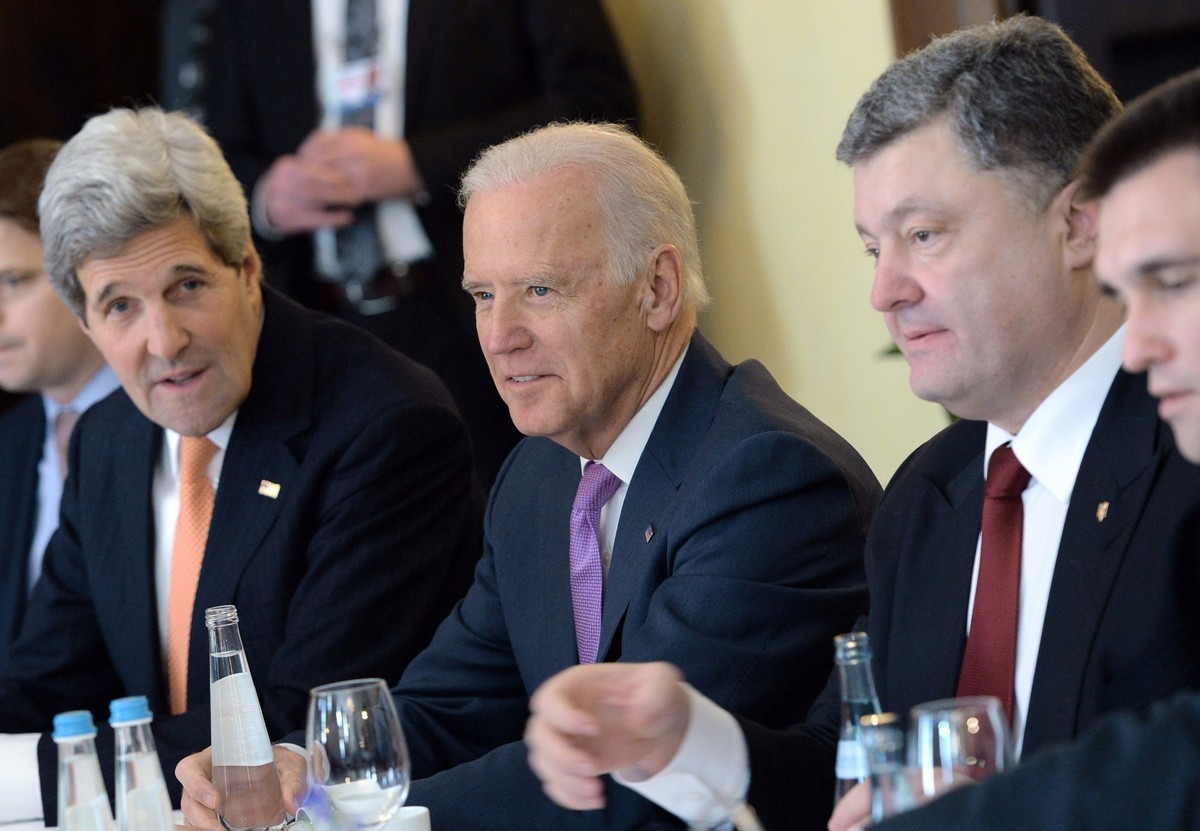 John Kerry, Joe Biden i Petro Poroszenko