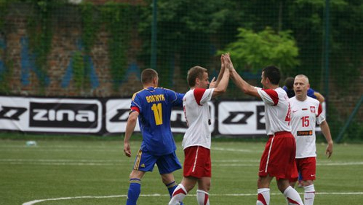Wynikiem 1:0 dla polskiej Policji zakończył się mecz piłki nożnej rozegrany 7 czerwca br. pomiędzy przedstawicielami polskich policjantów, a milicją z Ukrainy.