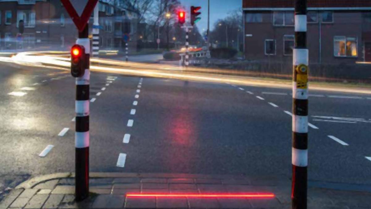Holandia wprowadza specjalne przejścia dla pieszych ze smartfonami (wideo)