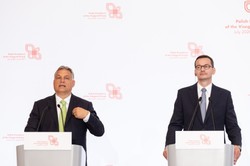 Premier Morawiecki spotka się z Orbanem. "To dalsze koordynowanie stanowisk"