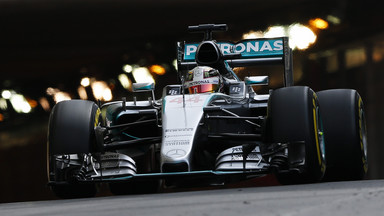 GP Monako: pierwsze pole position Lewisa Hamiltona, surowa kara dla Carlosa Sainza Jr.