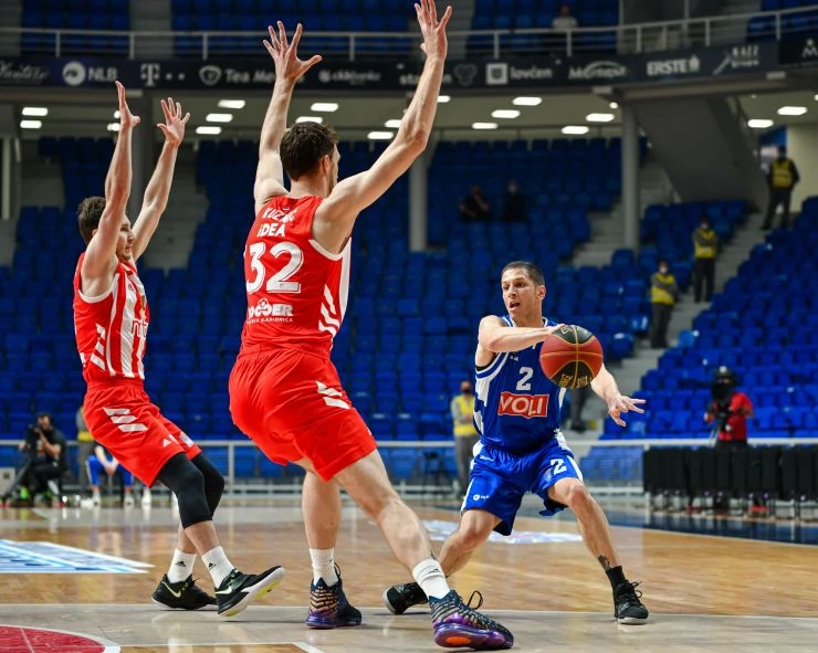 Morača odbranjena na krilima Italijana, Budućnost sa navijačima slomila zvezdu u poslednjoj četvrtini i smanjila na 2:1! - Vimarsana News