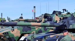 rzeka pieniędzy popłynie do polski na zbrojenia. historyczna decyzja brukseli