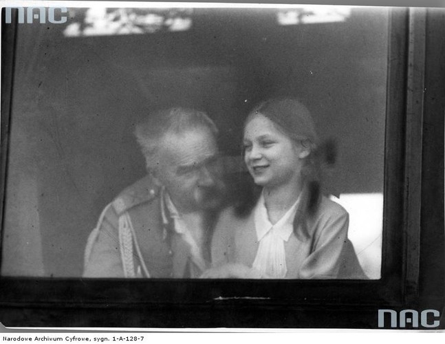 JÓZEF PIŁSUDSKI Z CÓRKĄ JADWIGĄ