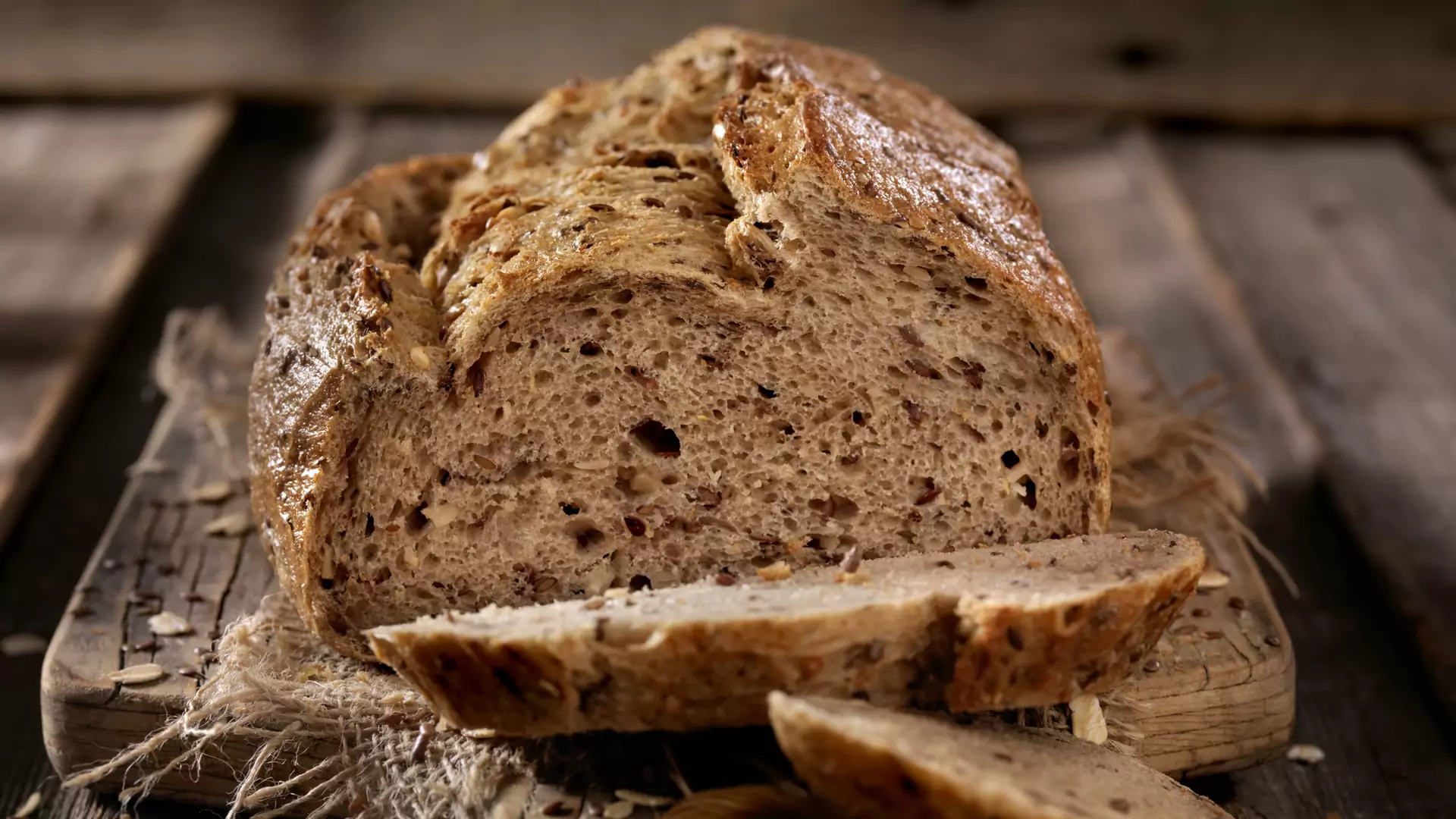 Pieczywo z supermarketów z GIPSEM i KREDĄ w składzie