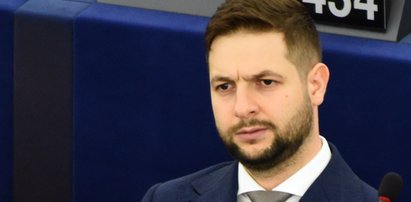 Patryk Jaki oskarża polityków zza zachodniej granicy. Mówi smutne rzeczy o Polakach zbierających szparagi i truskawki...