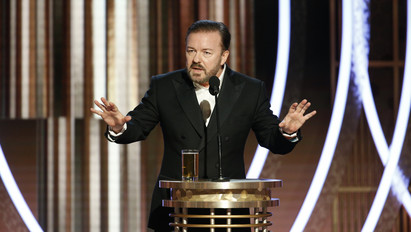 Ricky Gervais elküldte Hollywoodot a p.csába a Golden Globe-on – Tom Hanks reakciójából mém lett