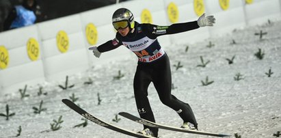 TCS Oberstdorf. Pięciu Polaków w konkursie. Groźny upadek znanego zawodnika [WIDEO]