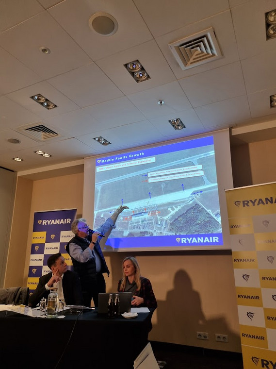 O'Leary o szczegółach rozbudowy lotniska w Modlinie