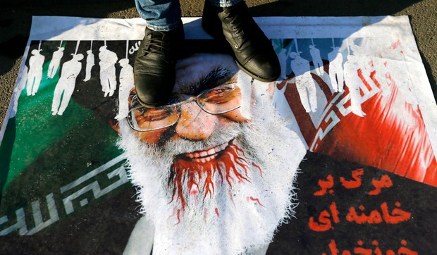 Ilustracija: protest protiv režima ajatolaha Alija Hamneija