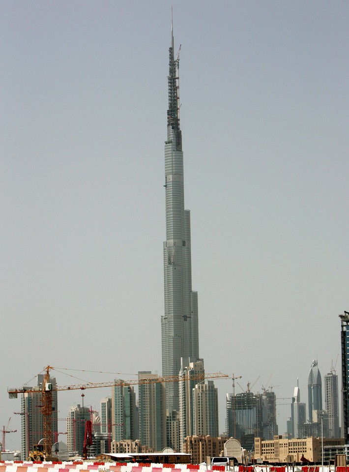 UAE BURJ DUBAI BUILDING