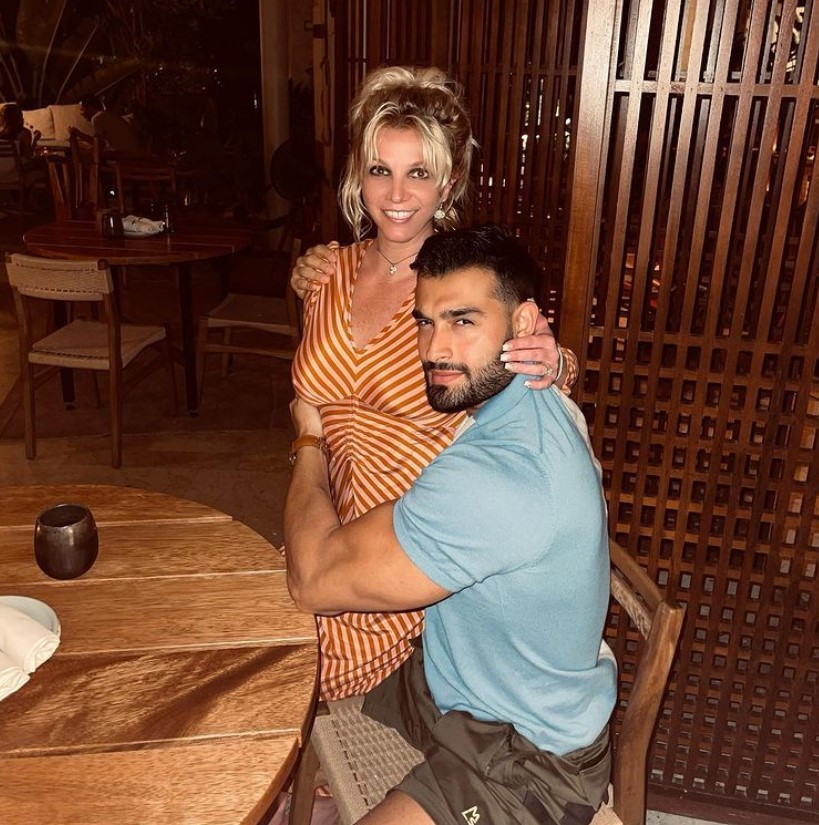 Speváčka Britney Spears a herec Sam Asghari.