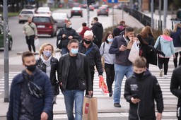 Będziemy żyć z pandemią i jeśli nie zaszczepimy się, ona będzie ciągle wracać [WYWIAD]