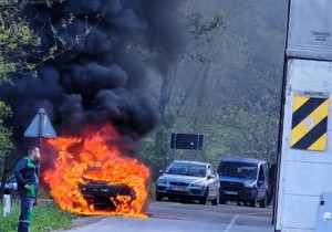 Automobil potpuno izgoreo kod Kruševca