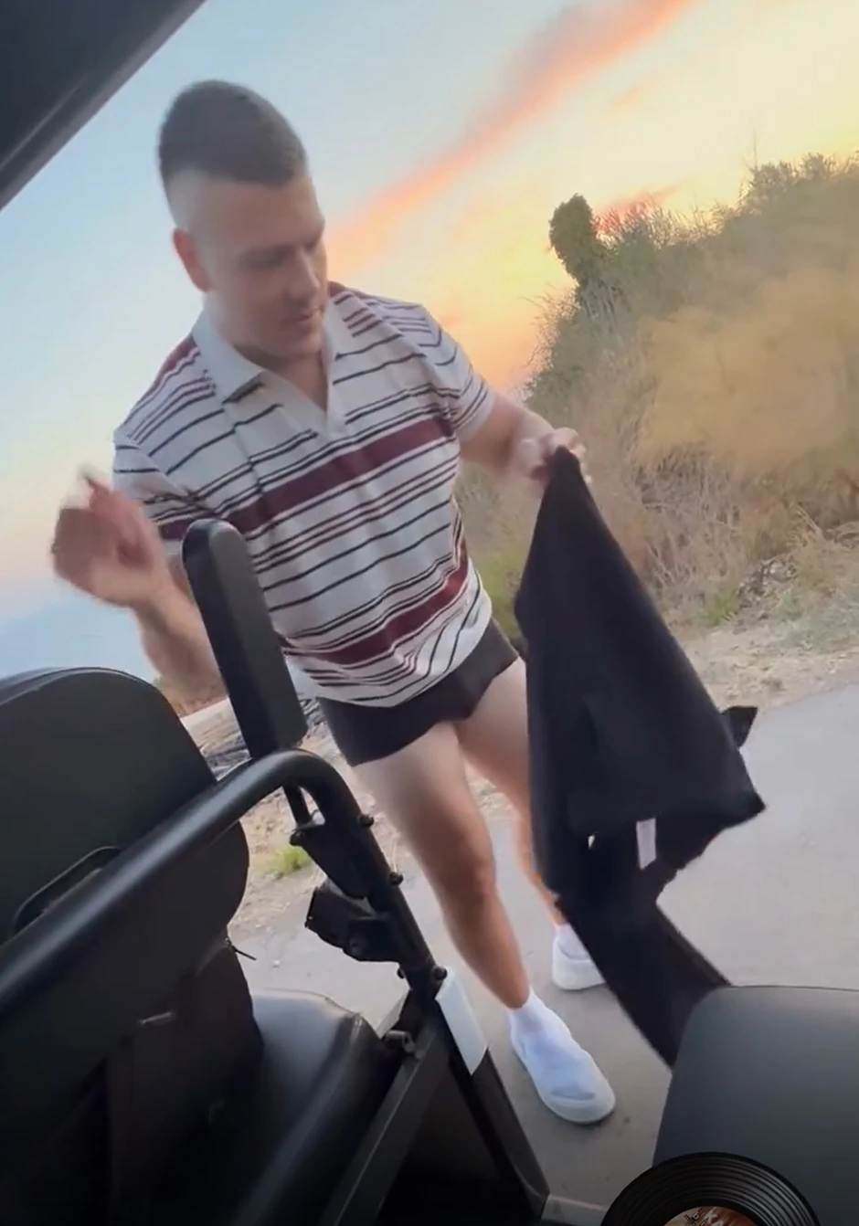 Sloba Radanović u gaćama