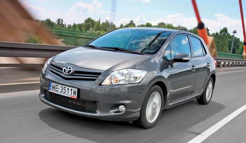 Toyota Auris I (2007-14) – uwaga: spora podatność podwozia na korozję