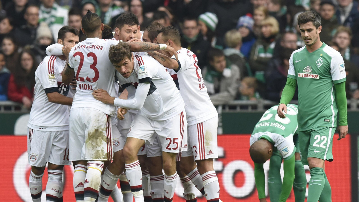 Nasz ekspert zwrócił uwagę na brutalny faul na Robercie Lewandowskim i fatalny błąd sędziego. Pochwalił również bramkarza VfB Stuttgart Przemysława Tytonia oraz nie zdziwił się kolejnym rekordem Bayernu Monachium. Oto analiza dziewiątej kolejki ligi niemieckiej okiem komentatora Eurosportu Tomasza Hajty.