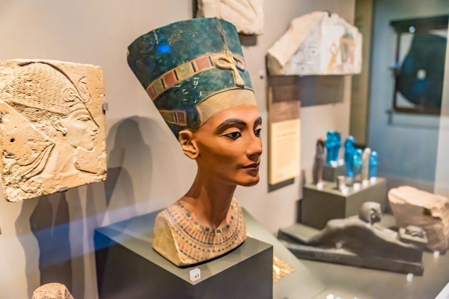 Nefertiti - Adobe Stock - Takashi Images