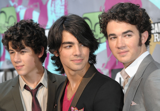 Joe Jonas zabija miłością, a nastolatki szaleją