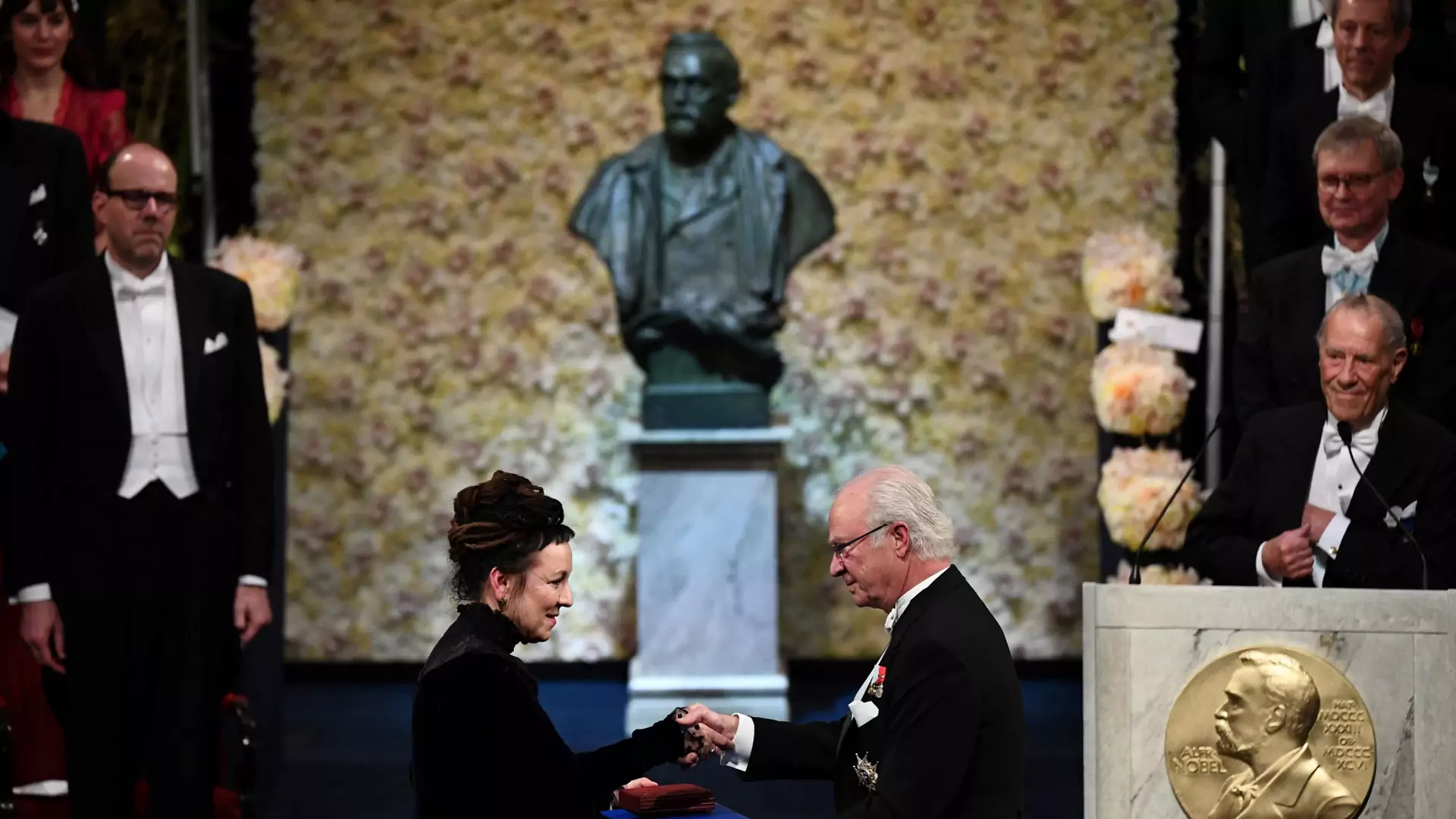 Olga Tokarczuk odebrała literacką Nagrodę Nobla. Ceremonię obserwowały miliony widzów