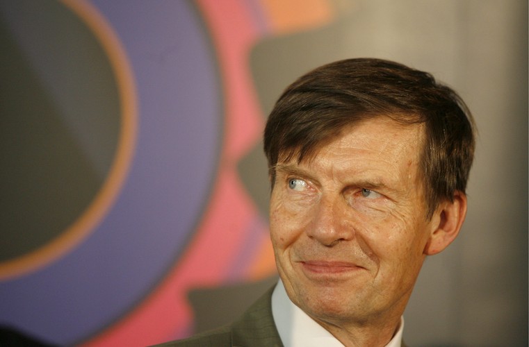 Prezydent Opola posiada jednostki uczestnictwa Funduszu Pioneer o wartości 186 681 zł. Jest również współwłaścicielem dwóch mieszkań o łącznej wartości 450 tys. zł. 
<br><br>
(fot. Artur Grygiel/PAP)