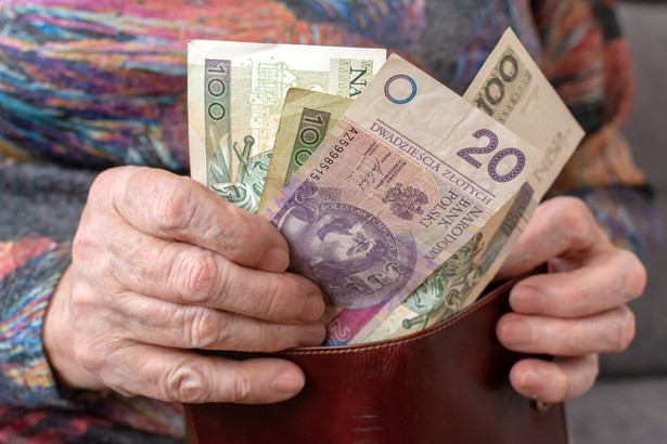 Waloryzacja emerytur 2025. ZUS i KRUS podniosą świadczenia o 5,5 proc.