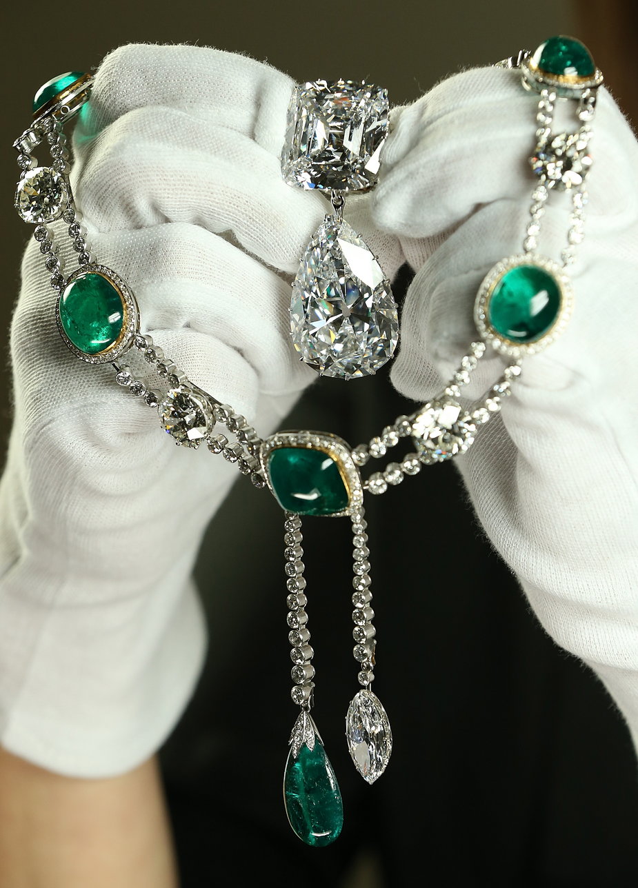 Biżuteria zrobiona z największego diamentu świata Cullinan, część kolekcji diamentów koronnych