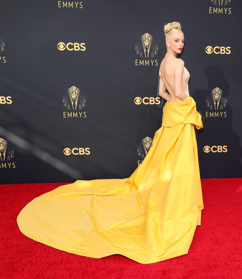 Anya Taylor-Joy Disney hercegnőként vonult be a 2021-es Emmy gálára