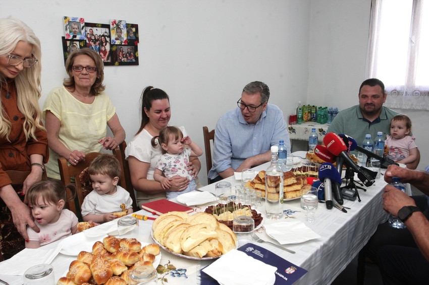 Vučić, Novi Kneževac