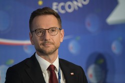 Co z szybującymi cenami energii? Buda: Dla rynku najważniejsze są rozwiązania systemowe