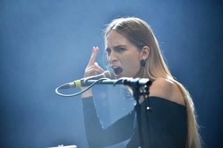 Mary Komasa: Chciałabym napisać piosenki do „Miasteczka Twin Peaks' [WYWIAD]