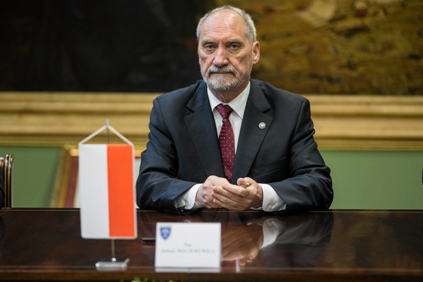 Radio ZET: Antoni Macierewicz musi przeprosić słynnego agenta WSI