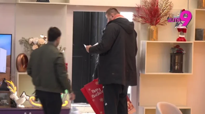 Janjuš pronašao skrivenu poruku u kesi, kad je video ko mu je pisao slomio se