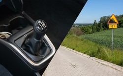 Za tym znakiem liczy się technika. Kierowcy masowo o tym zapominają