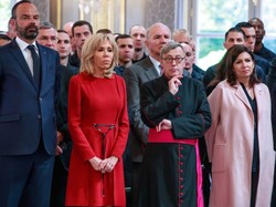 "Wielce niestosownie". Brigitte Macron znowu zbiera cięgi za stylizację. FOTO