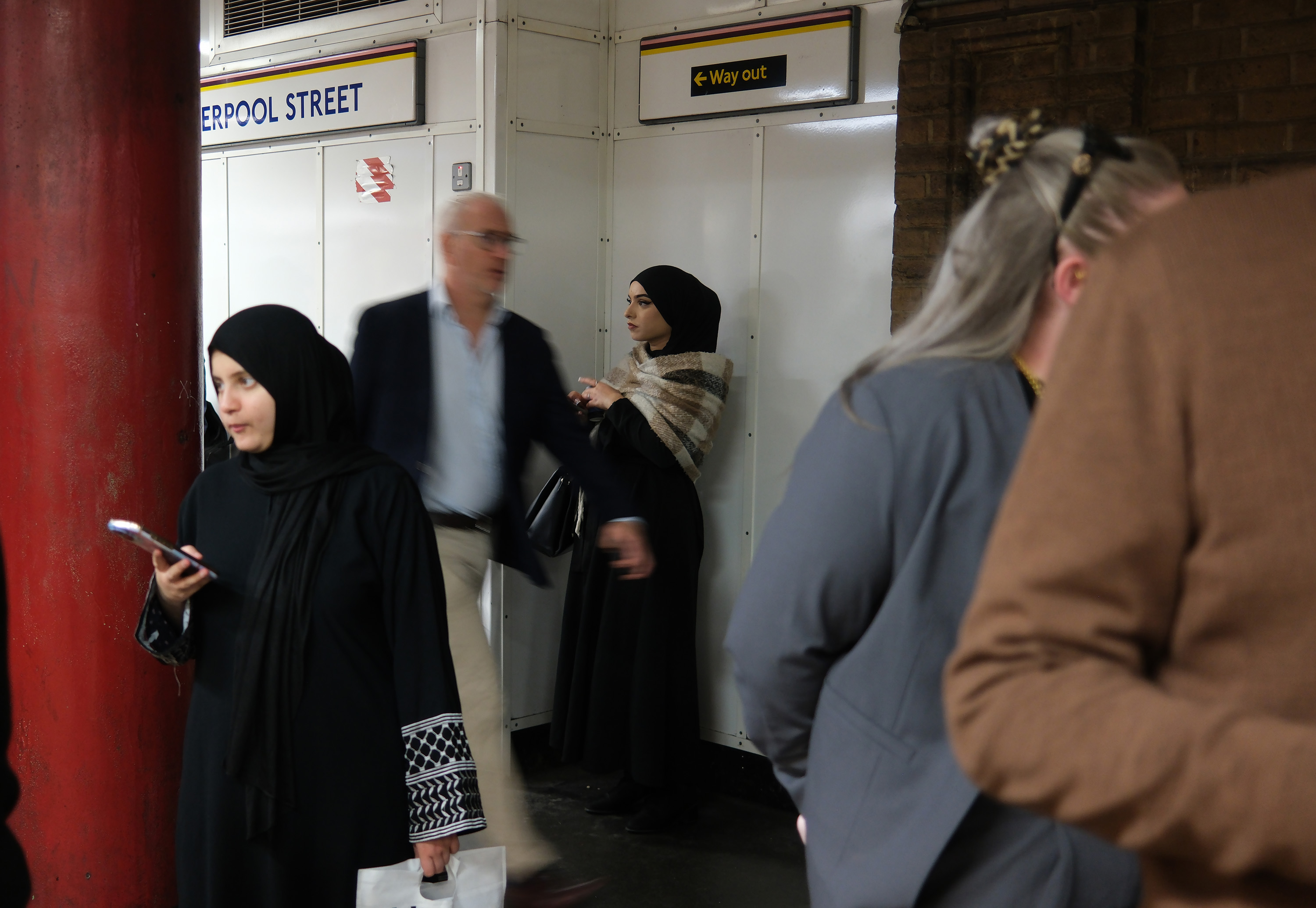 Transport chaos grips London during Friday rush hour