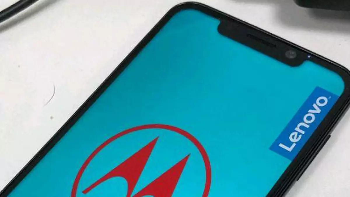 Motorola One Power na zdjęciu. Jest też częściowa specyfikacja