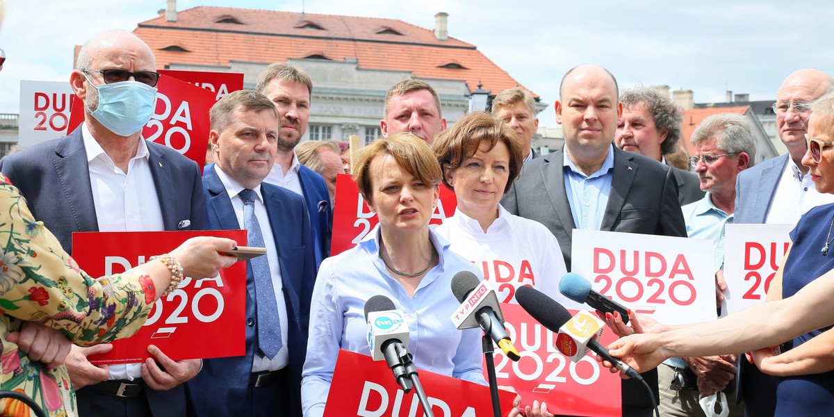 Wicepremier Jadwiga Emilewicz wsparła prezydenta Andrzeja Dudę w kampanii. Powiedziała, że jest gwarantem dobrej współpracy z rządem w czasie wychodzenia z kryzysu. 