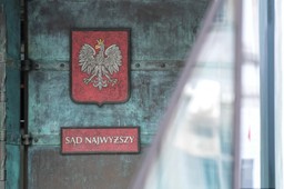 Sąd Najwyższy uwzględnił skargę nadzwyczajną. Były radny ma wrócić do pracy