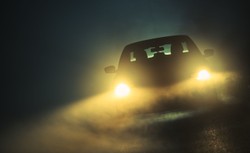 Masz takie światła w aucie? Będzie wysoki mandat i stracisz dowód rejestracyjny
