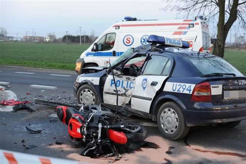 wypadek, leszno, motocyklista, radiowóz