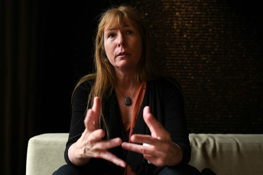 Skandal razotkrila novinarka Kler Braun