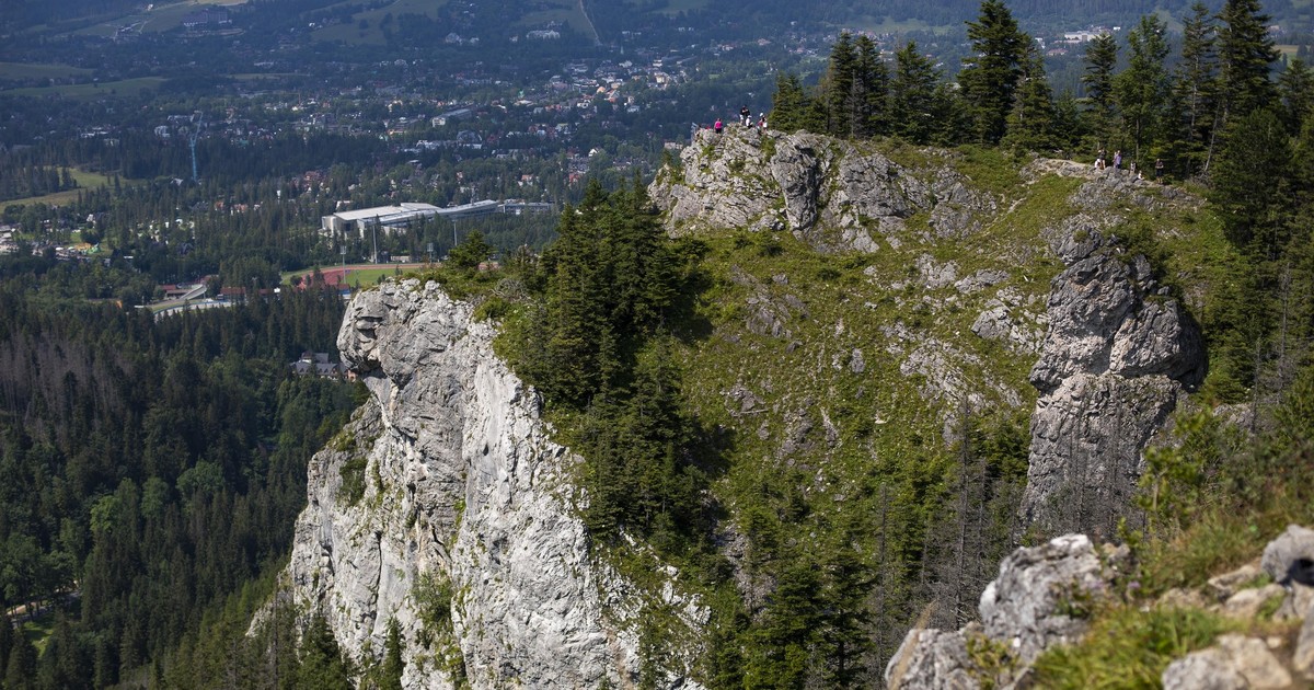 Prosty szlak w Tatrach z urokliwymi widokami. Leży 3,5 km od Zakopanego. W sam raz na jesień!