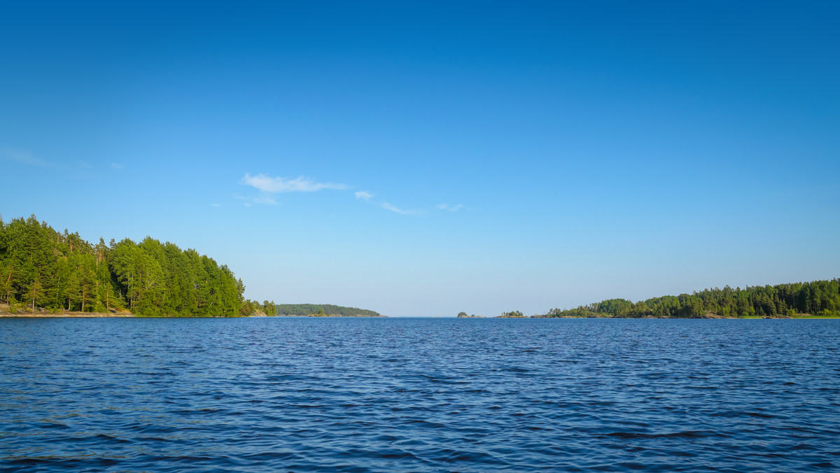 Wczoraj po południu w miejscowości Janik w powiecie ostrowieckim utonął 20-latek. Młody mężczyzna wszedł do zbiornika wodnego, powstałego po wyrobisku kopalnianym i nie wypłynął. To już kolejna tego lata ofiara wody w województwie świętokrzyskim. Policja apeluje o rozwagę.